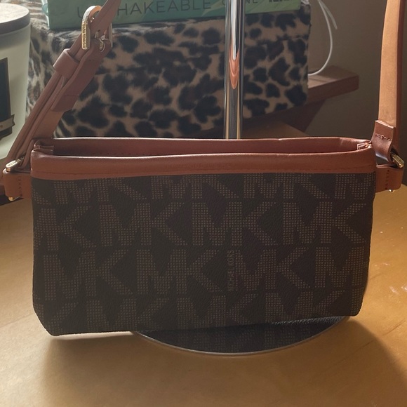 Michael Kors Belt-bag NWOT - Picture 9 of 15